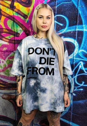 Tie-dye t-shirt heart breaker slogan tee in grey blue