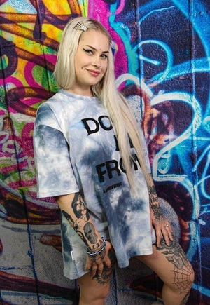 Tie-dye t-shirt heart breaker slogan tee in grey blue