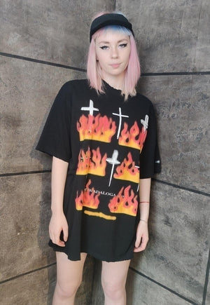Burning cross print tee graffiti flame grunge t-shirt black
