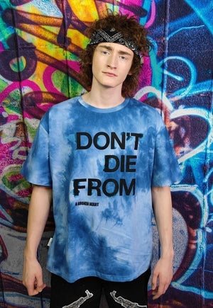 Ti-dye t-shirt Y2K heart breaker slogan tee in cloud blue