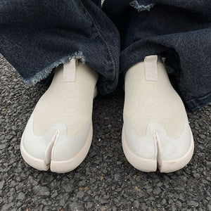 Slip on Tabi shoes cream split toe casual trainers camel toe sneakers trendy loafers