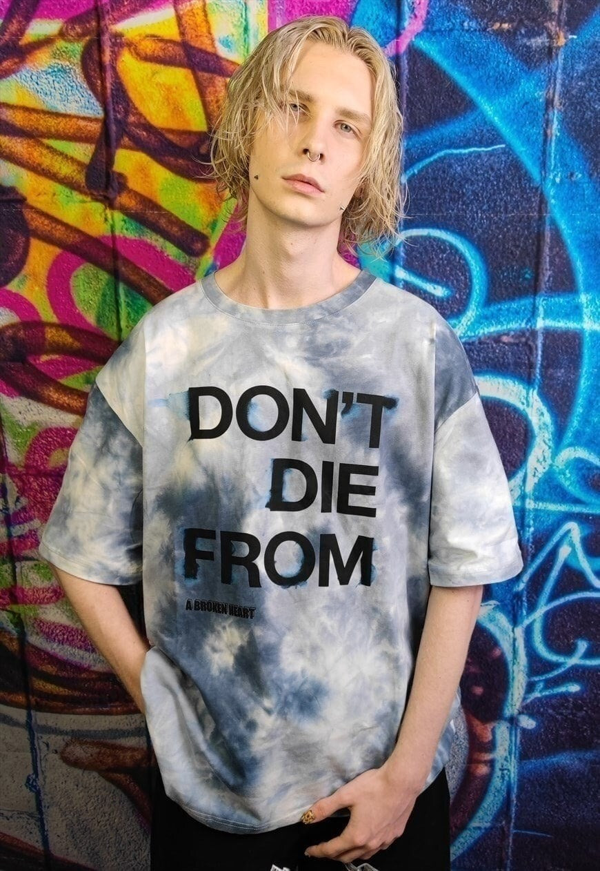 Tie-dye t-shirt heart breaker slogan tee in grey blue