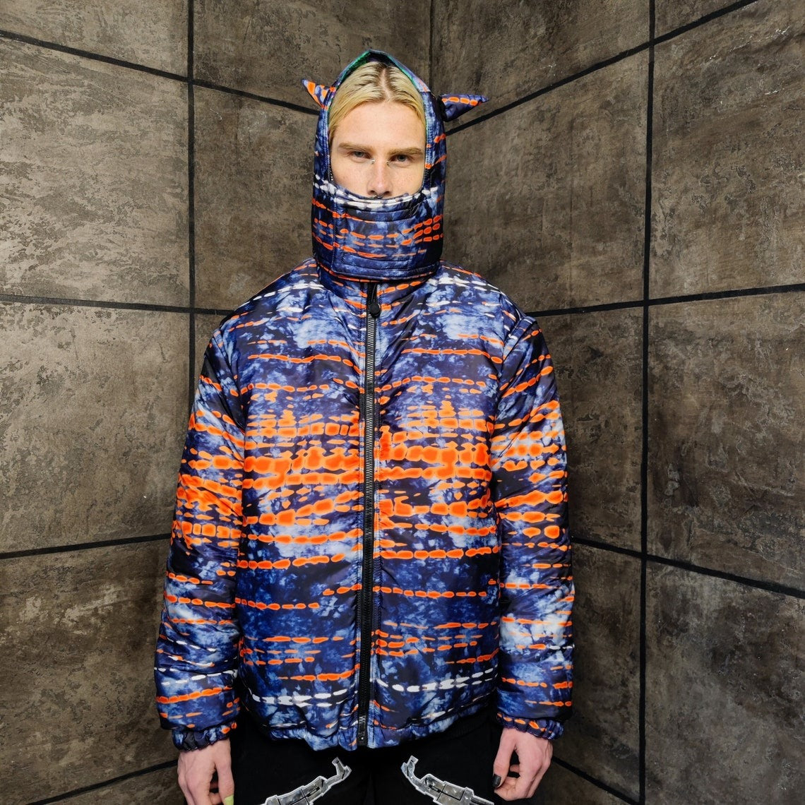 Tie-dye bomber handmade detachable graffiti puffer devil horn jacket abstract gradient print reversible coat in blue orange