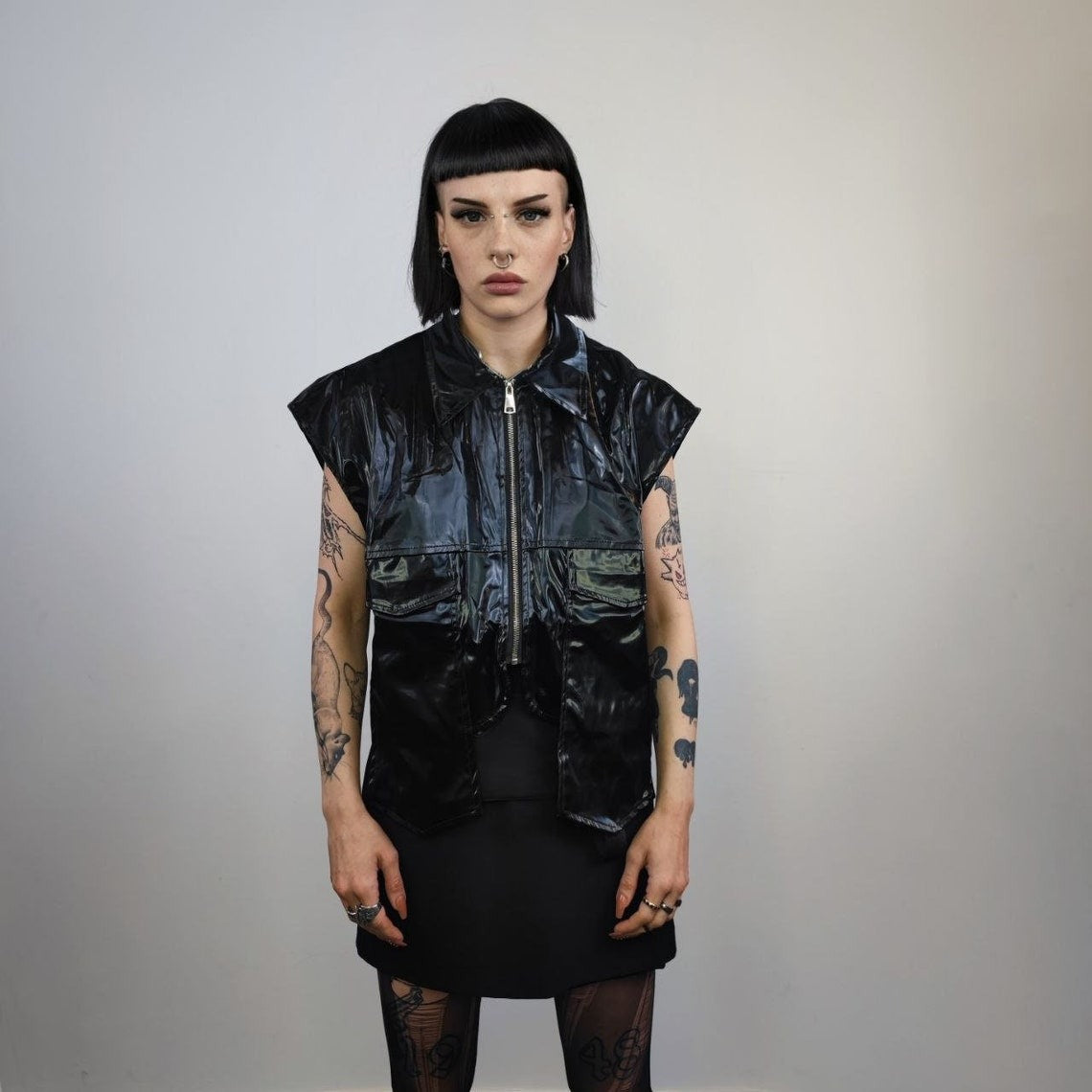 Shiny sleeveless jacket rubber feel utility gilet grunge gorpcore vest jacket luminous plastic bomber raver tank top in black