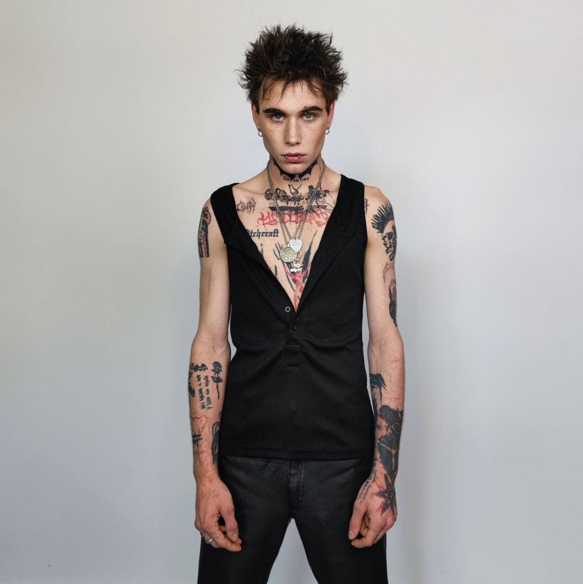 Button up sleeveless vest t-shirt Gothic tank top grunge crew neck tee rocker surfer vest in black