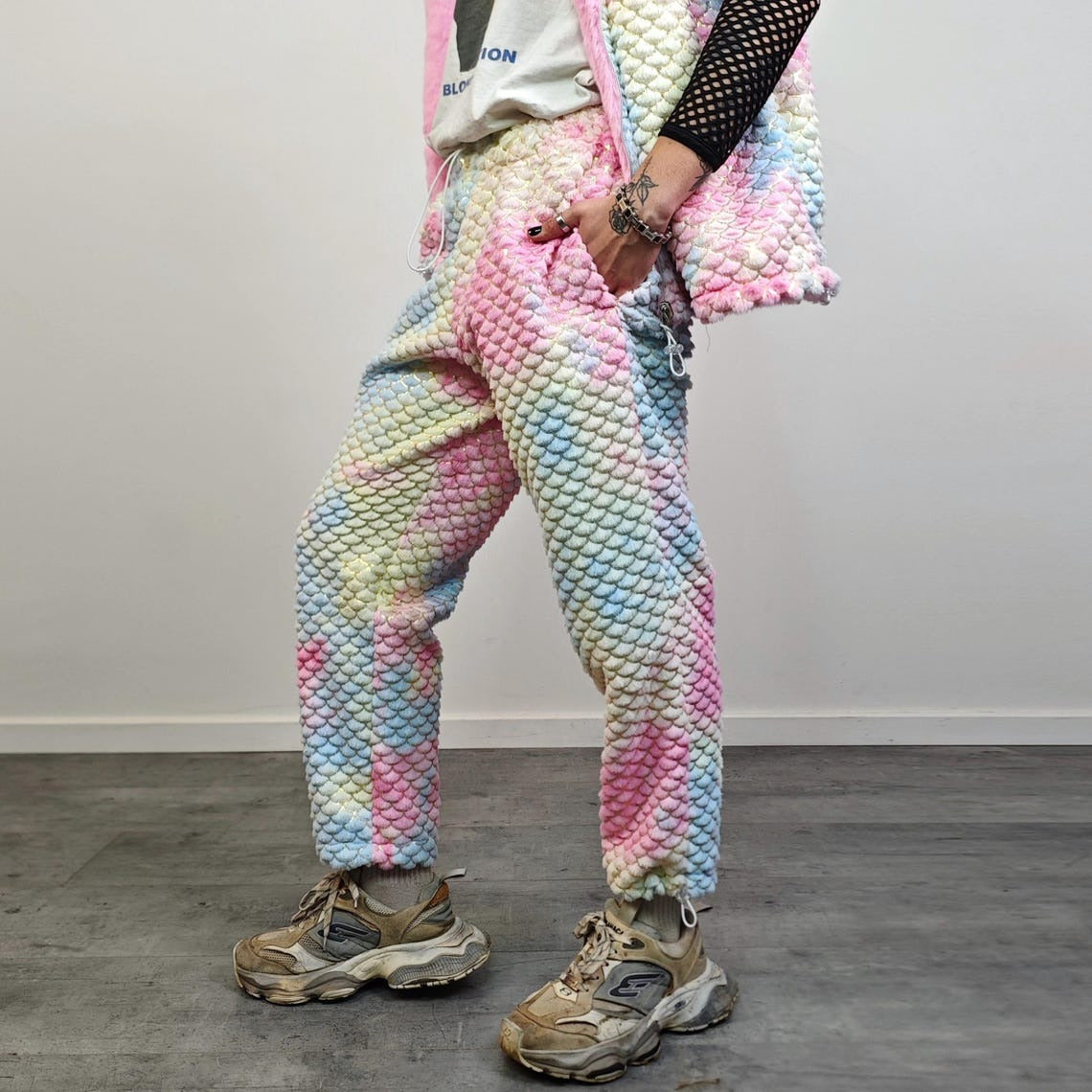 Mermaid joggers blue pink tie-dye fleece pants faux fur rainbow trousers retro geometric overalls fluffy bottoms festival set rave outfit