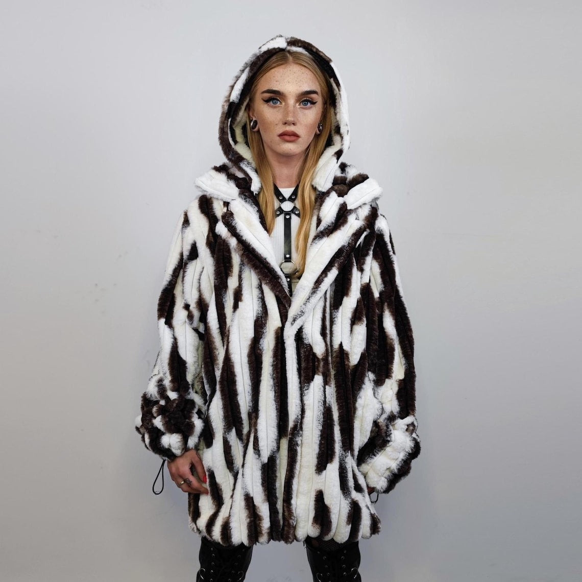 Oversize trench coat faux fur brown overcoat animal print jacket striped detachable sleeves handmade zebra pattern festival Coachella fleece