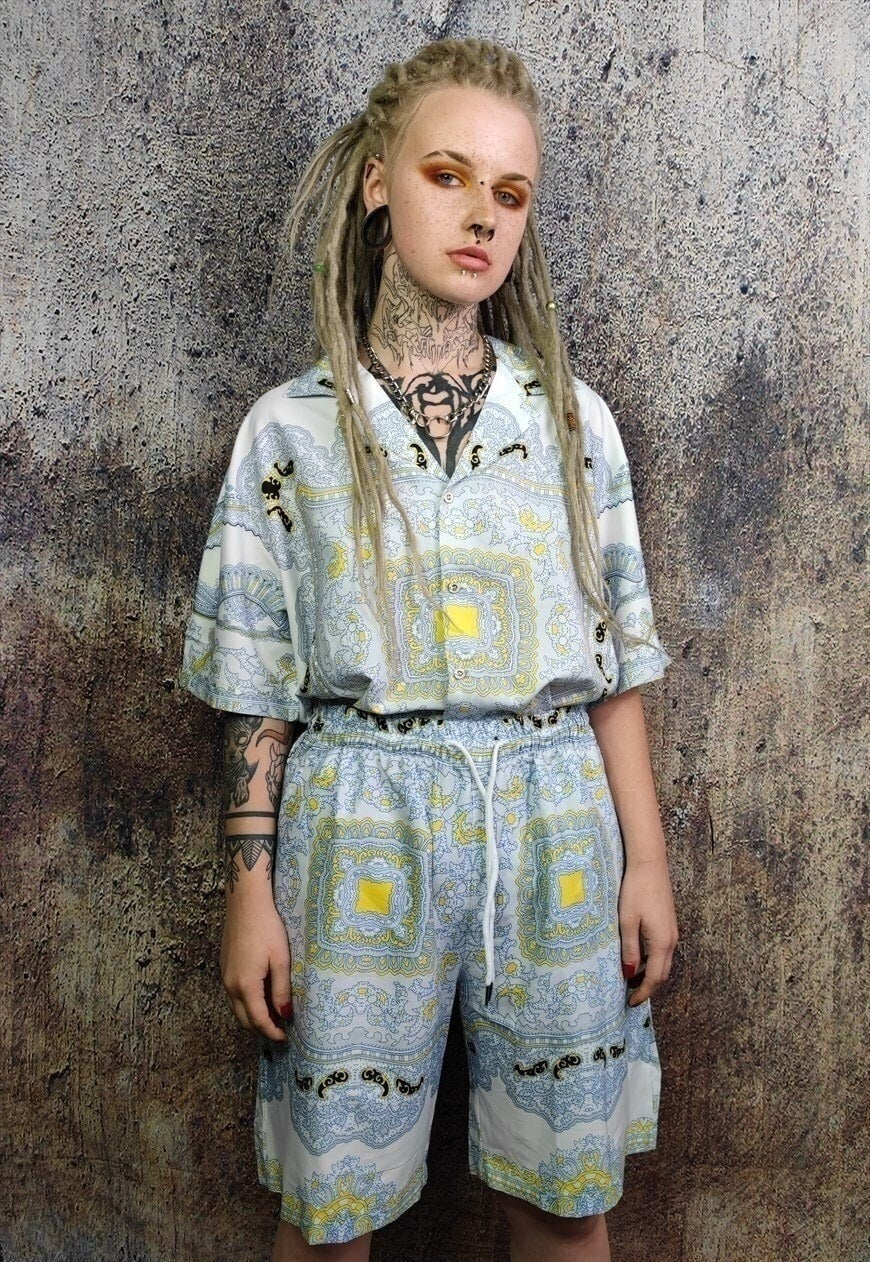 Baroque shorts paisley print crop board pants white yellow