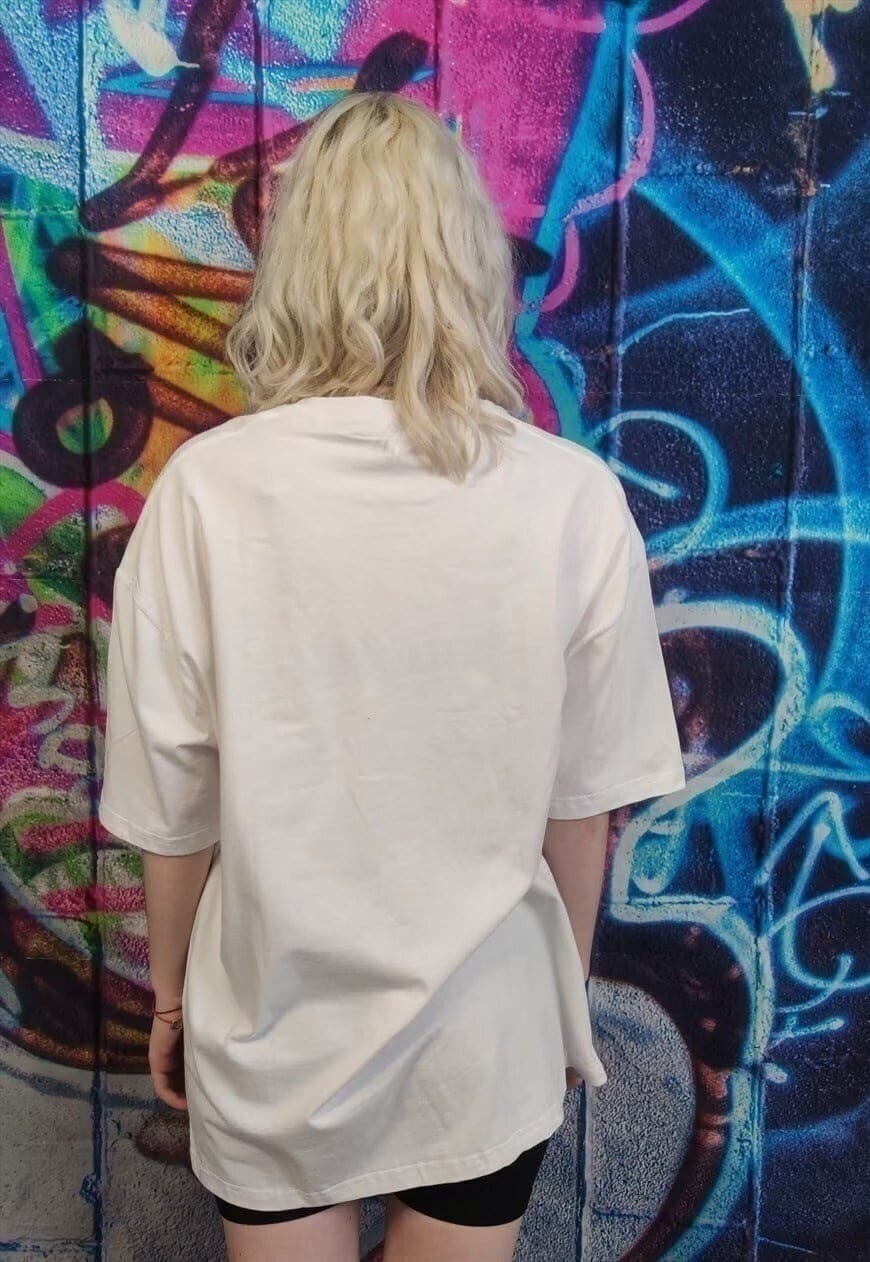 Grunge graffiti print tee Korean slogan t-shirt in white