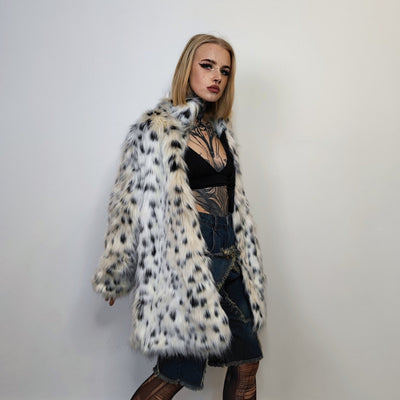 Mid length faux fur jacket fluffy spot print bomber festival leopard varsity aviator fleece coat high fashion cheetah duffle coat off white