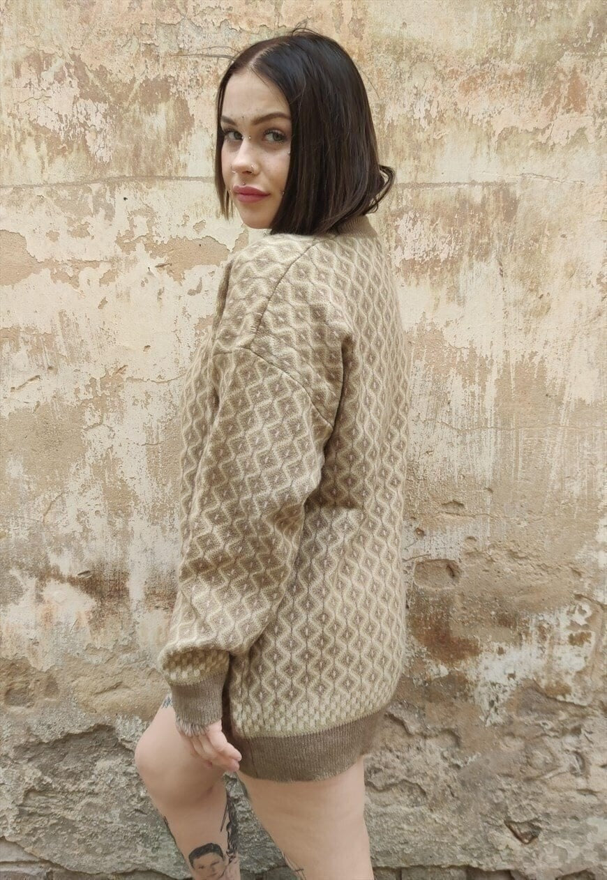 Geometric sweater 90s retro diamond jumper in dirty brown