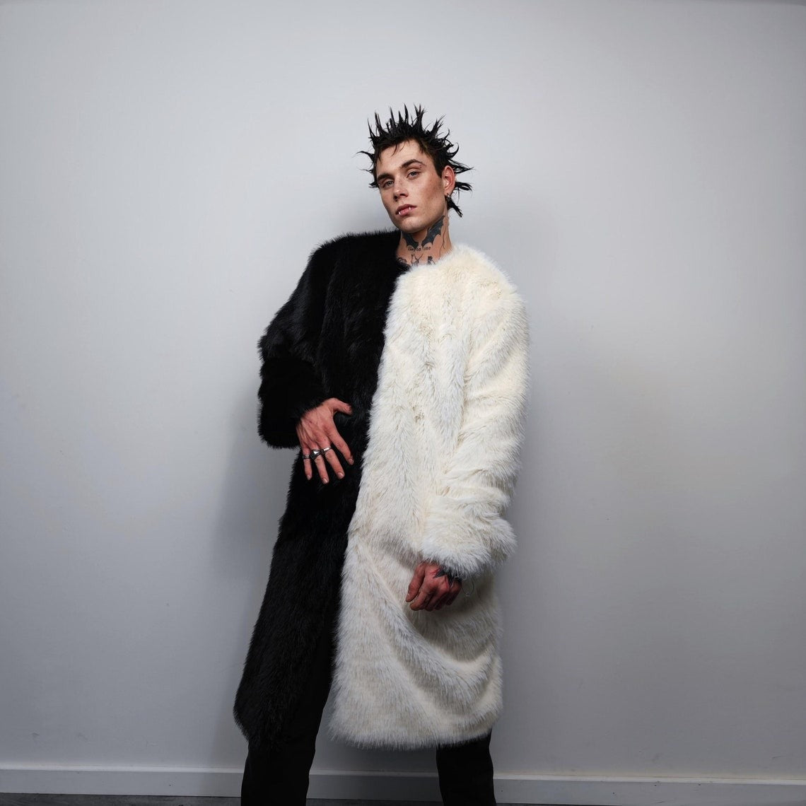 Long faux fur coat handmade fluffy luxury contrast bomber premium split fleece jacket detachable sleeve catwalk trench in cream black