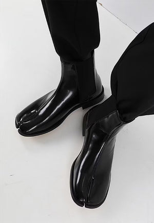 Split toe Tabi boots Edgy high fashion round ankle shoes