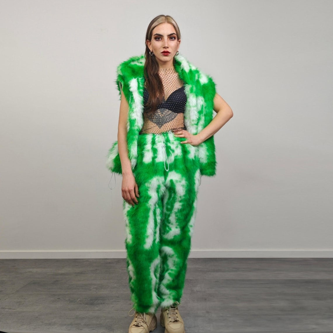 Green faux fur jacket tie-dye hooded short coat abstract rave pullover fluffy detachable sleeves custom festival overcoat burning man fleece