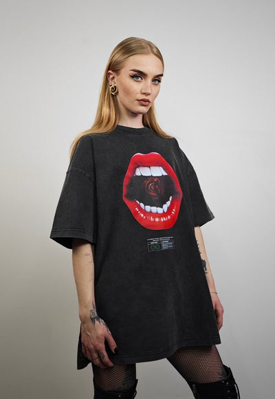 Red lips t-shirt mouth print tee grunge top in vintage grey