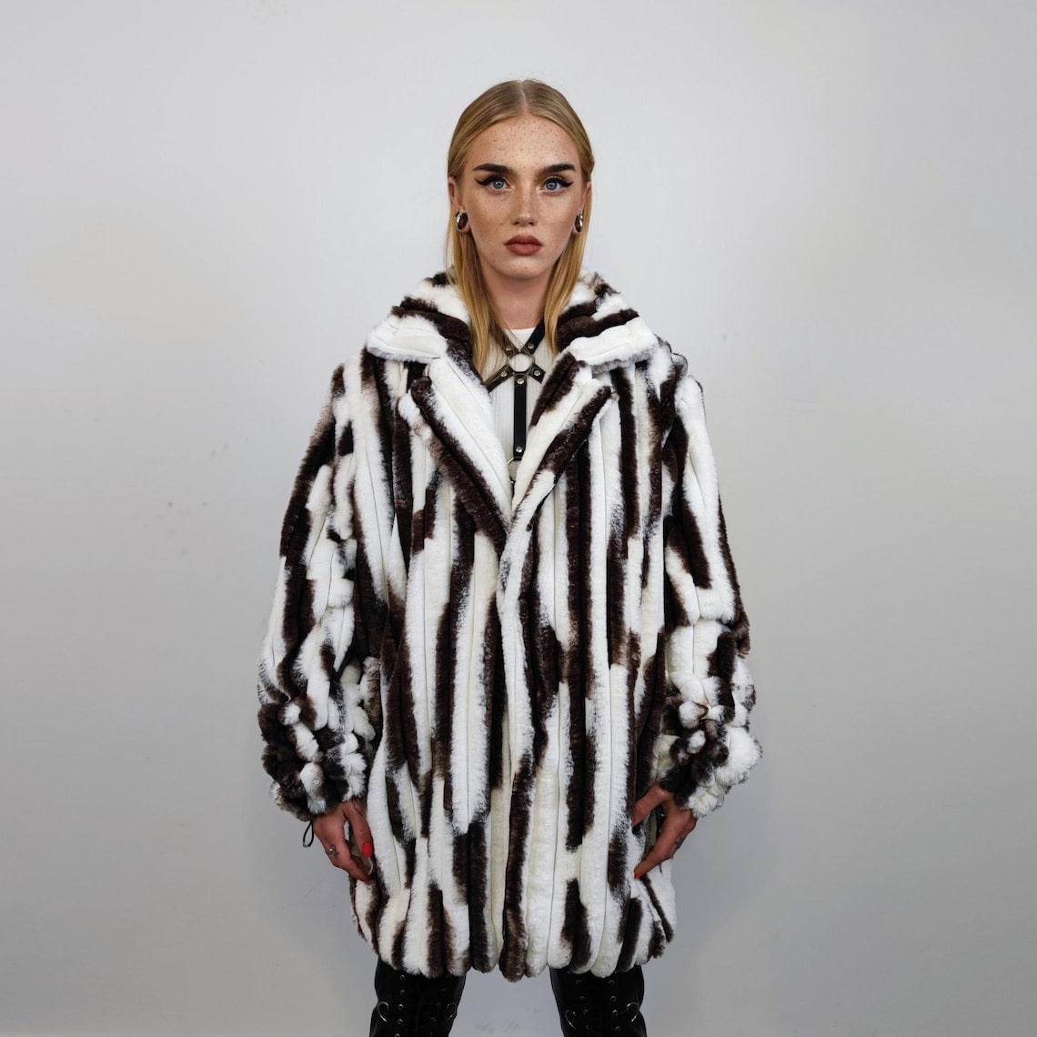 Oversize trench coat faux fur brown overcoat animal print jacket striped detachable sleeves handmade zebra pattern festival Coachella fleece