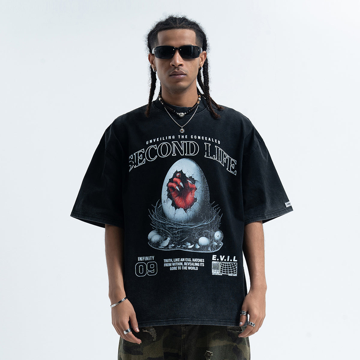 Creepy gothic t-shirt long nails print top scary egg tee in Black