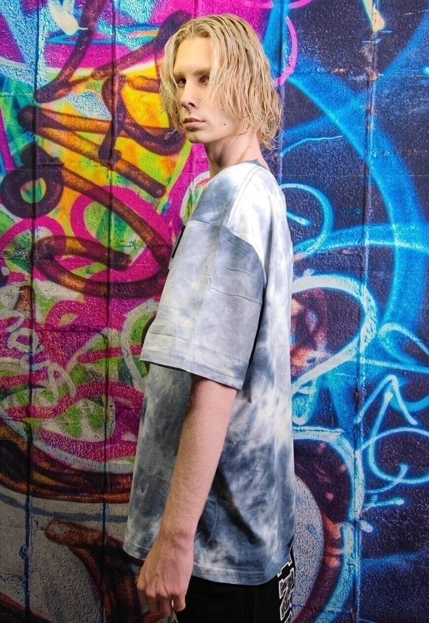 Tie-dye t-shirt heart breaker slogan tee in grey blue