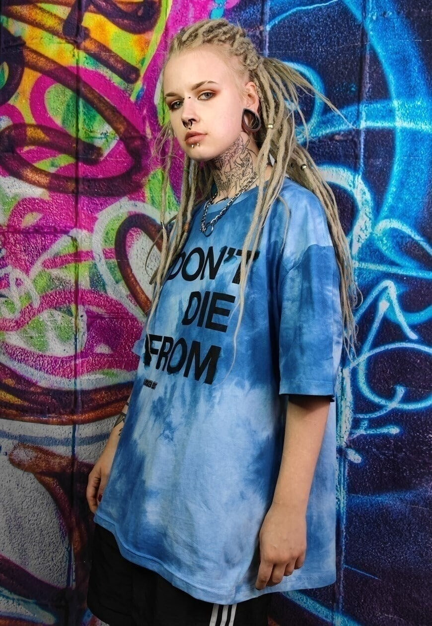 Ti-dye t-shirt Y2K heart breaker slogan tee in cloud blue
