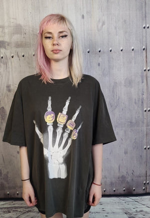 Skeleton hand print tee Golden ring grunge t-shirt in grey