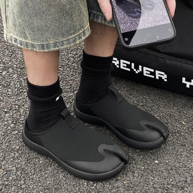 Slip on Tabi shoes black unisex split toe casual trainers camel toe sneakers trendy loafers