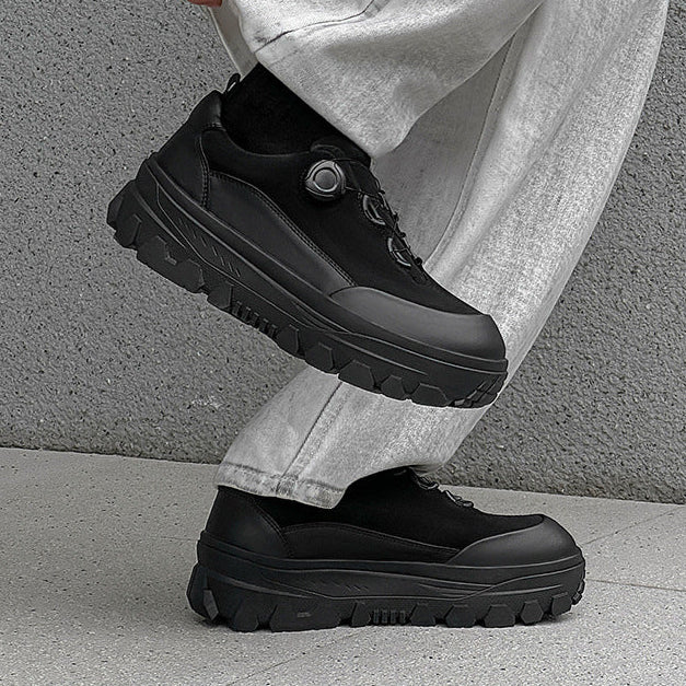 Hiking style platform boots black mountain sneakers grunge retro skiing fashion catwalk shoes