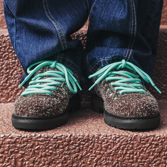 Hiking style shoes brown flat sole round toe suede feel boat sneakers grunge retro casual mountain trainers