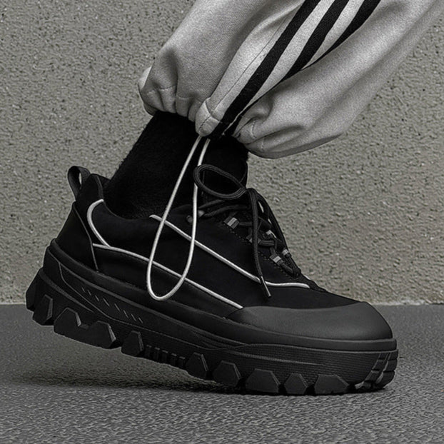 Reflective platform sneakers black hiking style shoes mountain boots grunge retro skiing fashion catwalk trainers