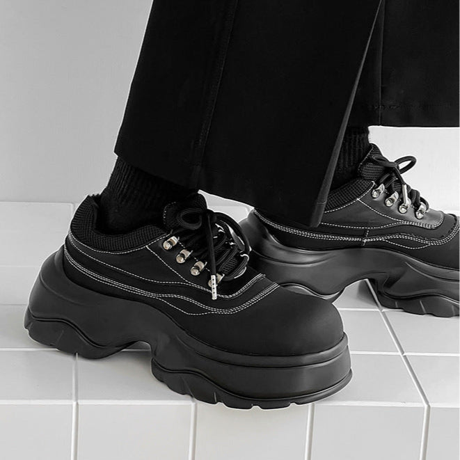 Round toe platform shoes black tractor sole punk rocker trainers 90s style grunge sneakers