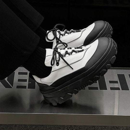 Reflective platform sneakers black hiking style shoes mountain boots grunge retro skiing fashion catwalk trainers