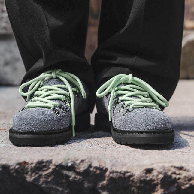 Hiking style shoes brown flat sole round toe suede feel boat sneakers grunge retro casual mountain trainers