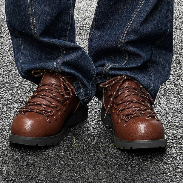 Hiking style shoes brown faux leather flat sole round toe grunge boat sneakers retro casual mountain trainers