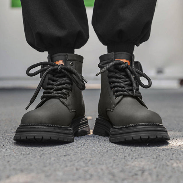 Grunge work boots grey wallet attachment catwalk hiking shoe mountain trainers