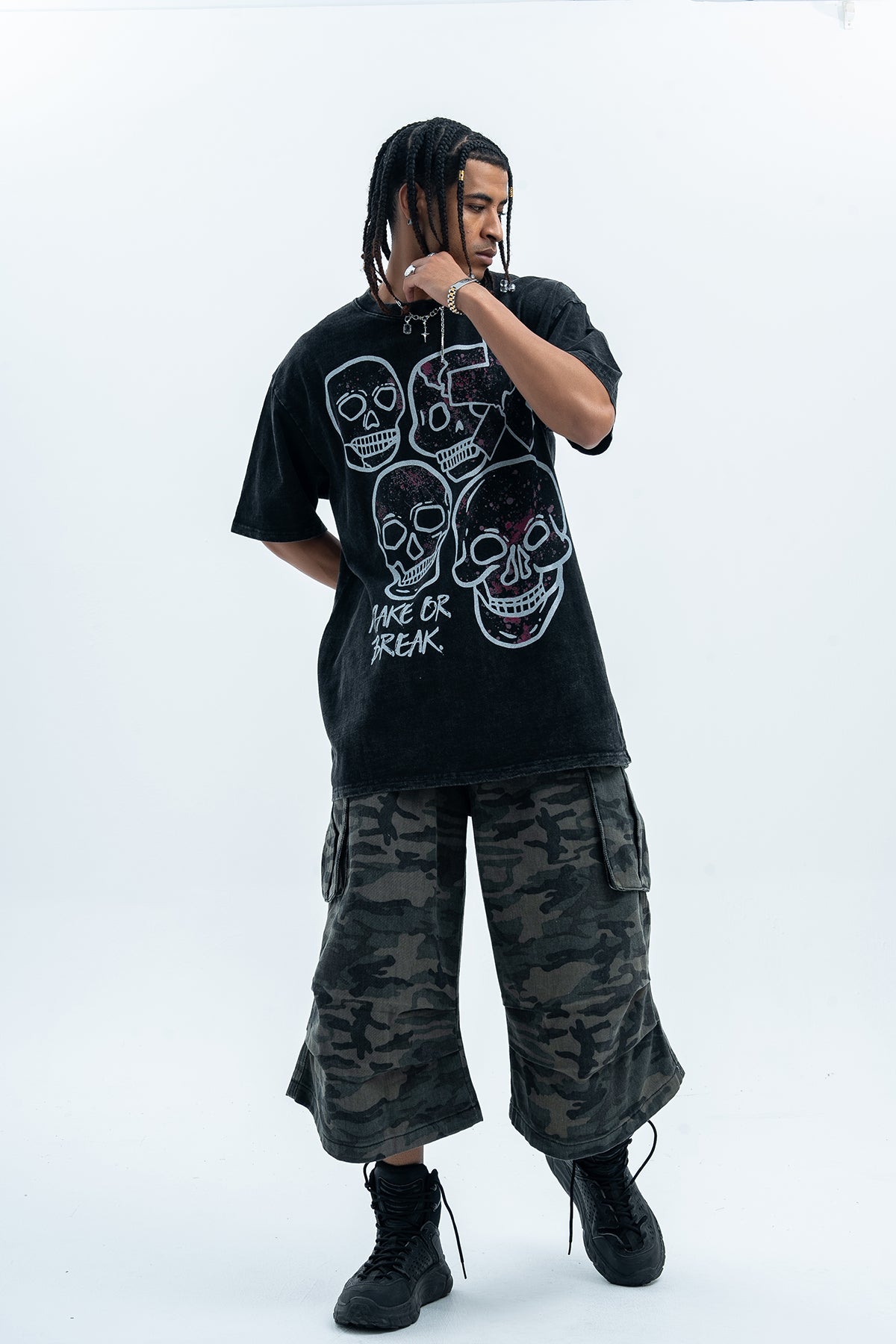 Skull graffiti t-shirt bones print top retro skeleton tee in black