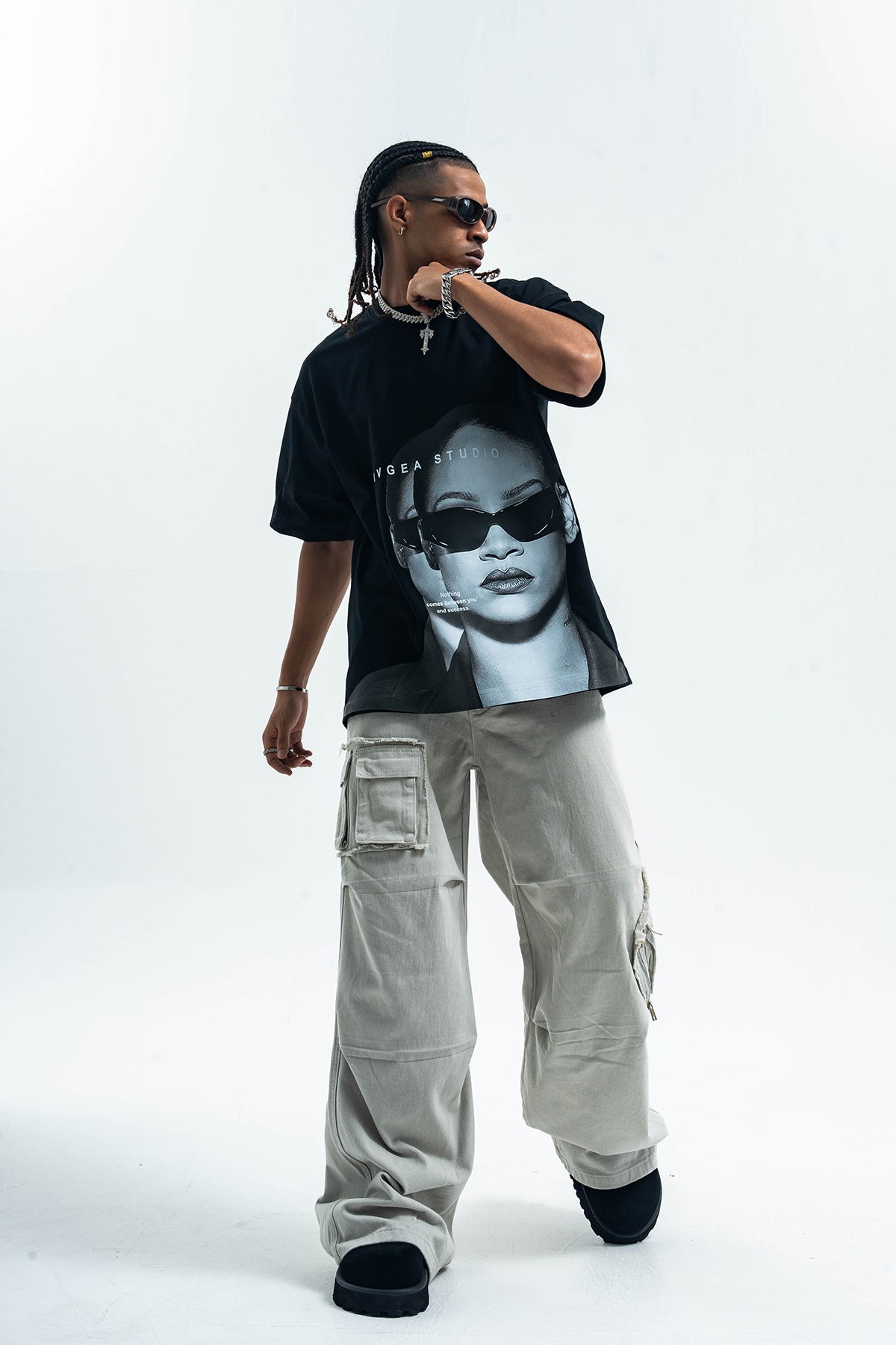 Rihanna t-shirt retro singer top grunge r&b princess tee black