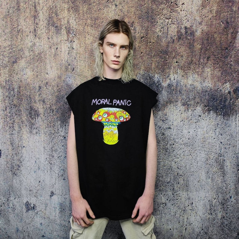 Psychedelic sleeveless t-shirt mushroom print tank rave top retro surfer vest panic slogan jumper in black