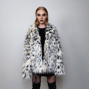 Cropped faux fur jacket fluffy spot print bomber festival leopard varsity aviator fleece coat high fashion cheetah pattern coat in off white