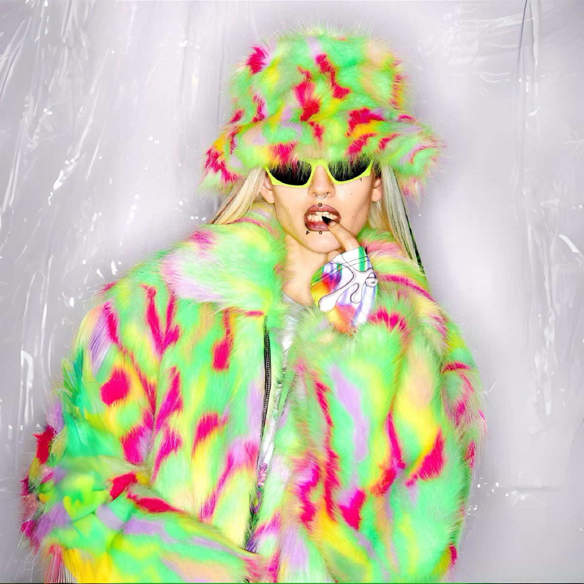 Festival shaggy faux fur jacket fluorescent raver bomber fluffy raver coat fleece premium party bomber neon burning man coat in green