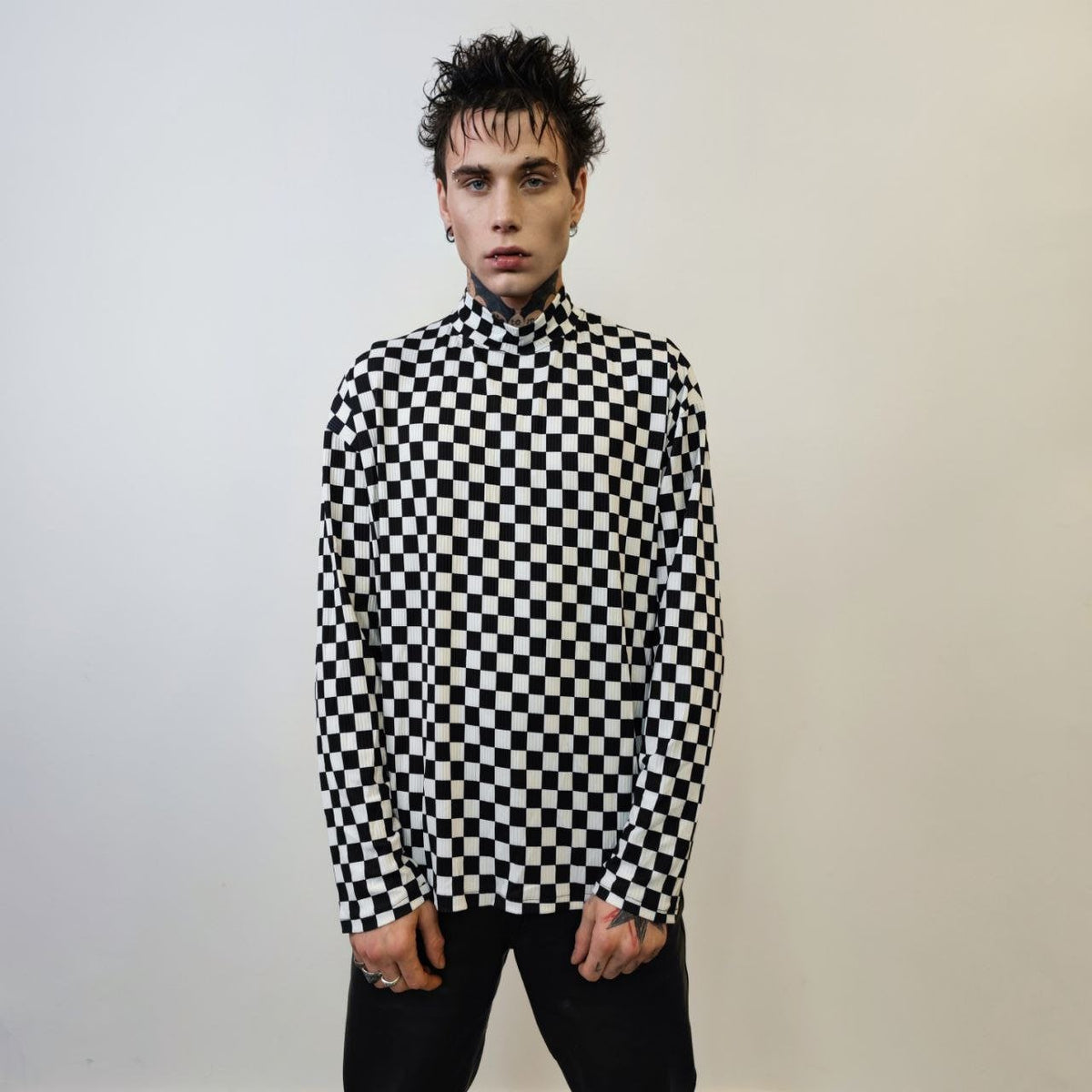 Check print turtleneck sweatshirt thin chequerboard  top textured long sleeve tee premium quality elastic punk t-shirt in black and white