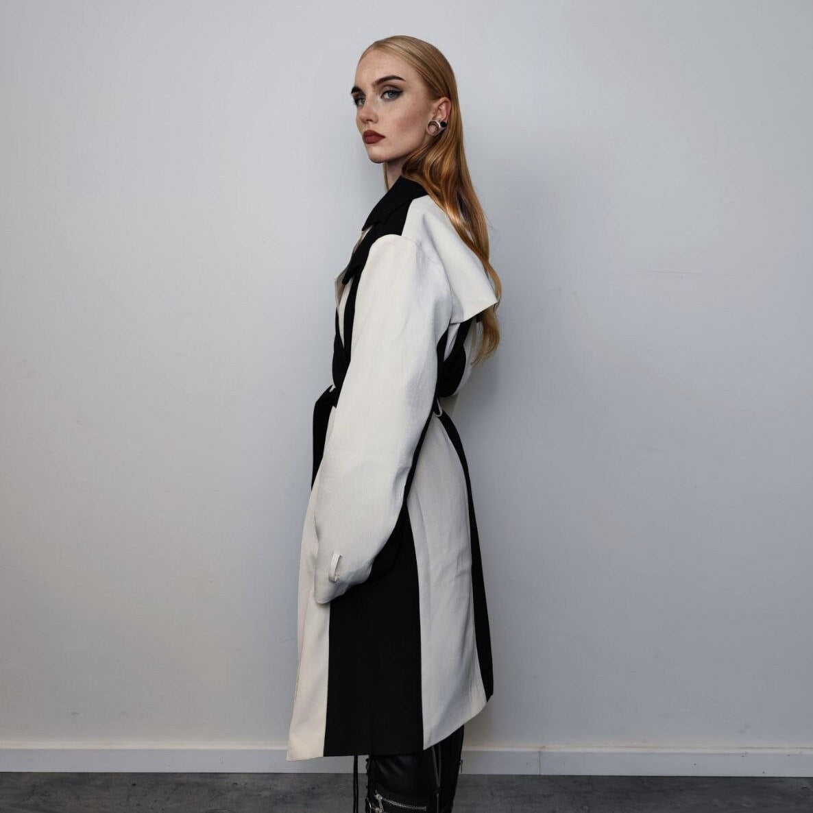 Utility trench coat color block jacket contrast stitching catwalk bomber premium going out varsity gorpcore lapel coat in black cream