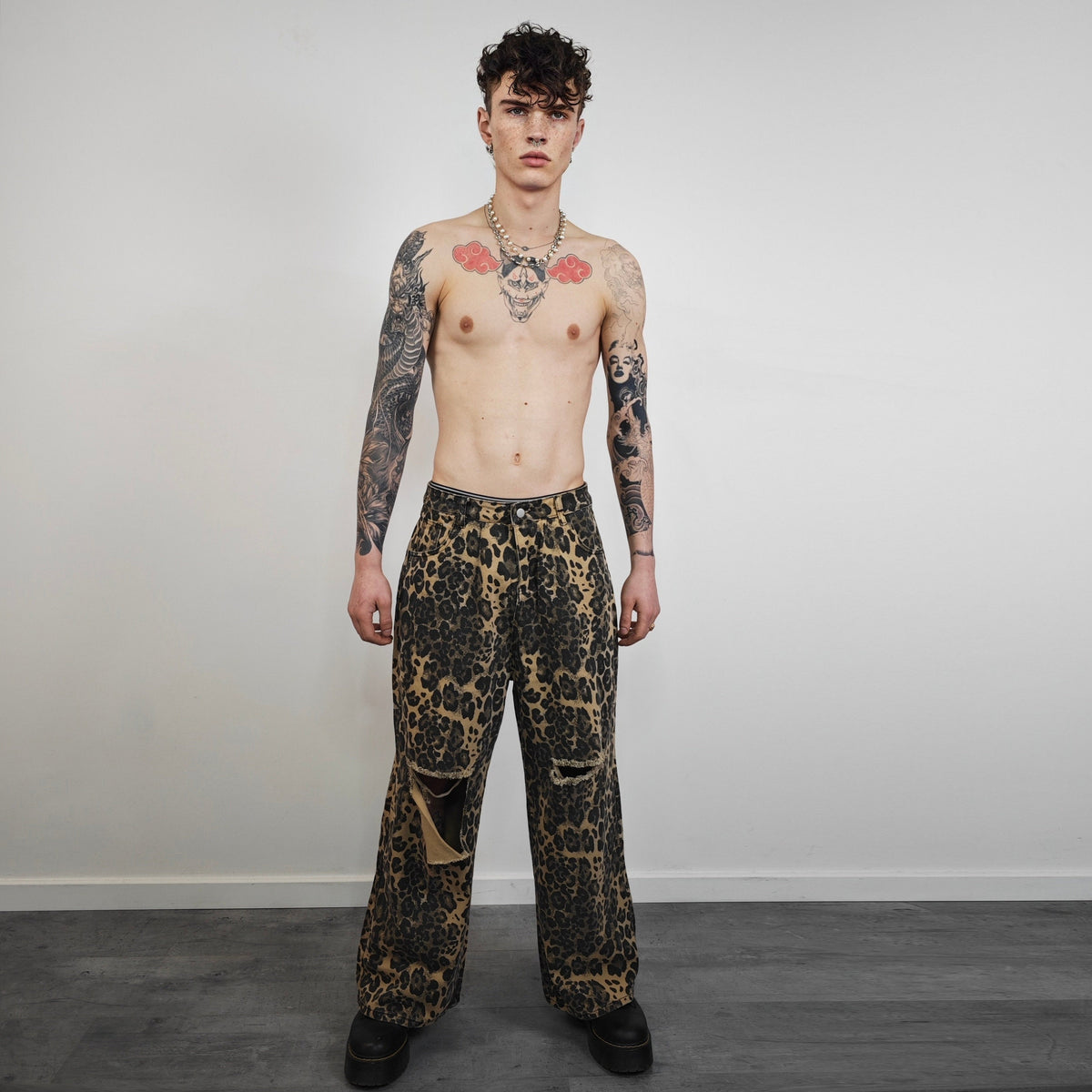 Wide leopard jeans ripped animal print pants denim cheetah joggers glam rock trousers unisex spot print jeans in brown black